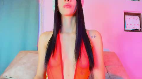 Valentina Hall online show from 12/19/25, 11:39