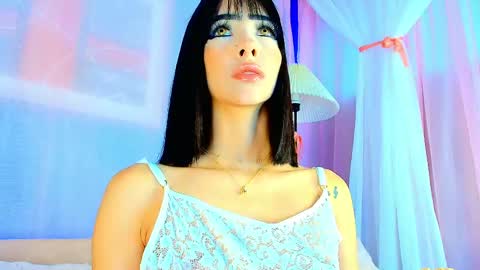 Valentina Hall online show from 04/29/26, 11:47