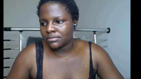 Snapshot of lick_pussyjuice chatting on 01/18/25, 10:17 kimani online show from 01/18/25, 10:17