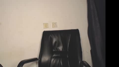 Snapshot of lick_pussyjuice chatting on 09/14/25, 05:01 kimani online show from 09/14/25, 05:01