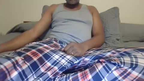 Snapshot of lickingblkpussyfetish chatting on 12/17/25, 04:40 Cookie Monster online show from 12/17/25, 04:40