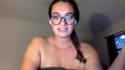 lickit19375 online show from 11/05/25, 10:32