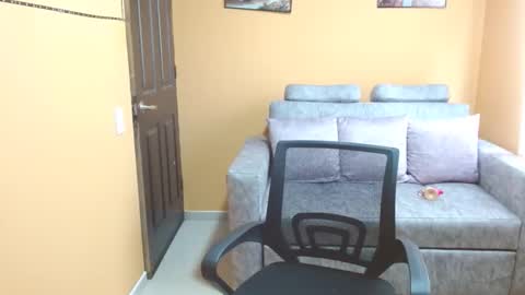 Snapshot of licy_klein chatting on 01/31/25, 08:01 Isa online show from 01/31/25, 08:01