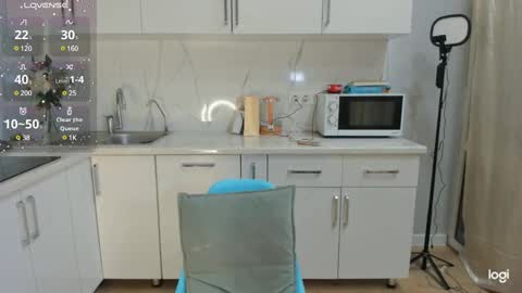 Lie online show from 02/09/25, 02:07