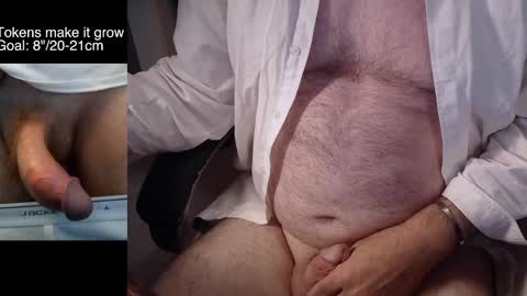 Snapshot of liebestool008 chatting on 10/10/25, 12:31 8curve online show from 10/10/25, 12:31