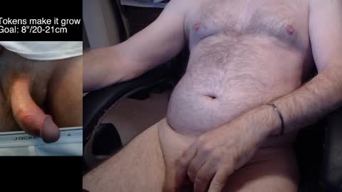 Snapshot of liebestool008 chatting on 10/15/25, 12:27 8curve online show from 10/15/25, 12:27