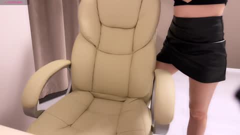 Snapshot of life_is_one chatting on 01/02/25, 07:40 FIND ME HERE MY NICKNAME hustleeerr online show from 01/02/25, 07:40