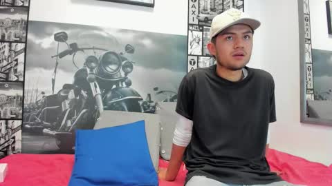 Snapshot of light_haze475096 chatting on 11/25/25, 04:18 light_haze475096 online show from 11/25/25, 04:18