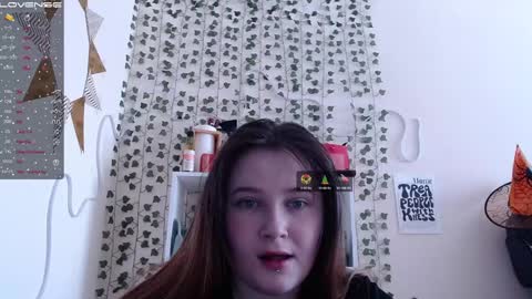 light_lunaa online show from 02/06/25, 05:25