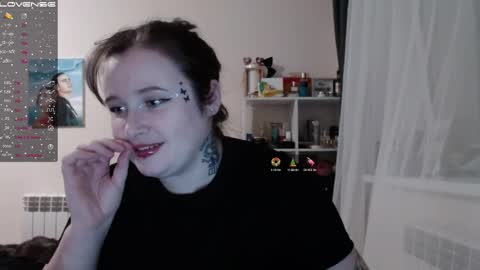 light_lunaa online show from 02/14/25, 02:23