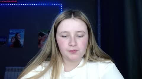 light_lunaa online show from 10/11/25, 01:53