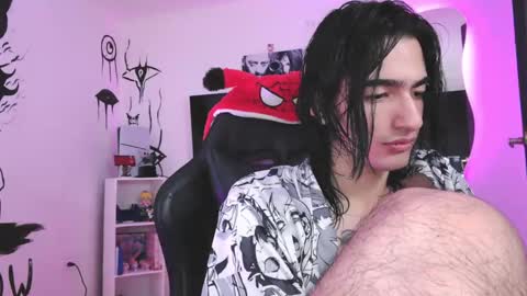 Snapshot of lightning_ezio chatting on 12/19/25, 04:19 Ezio online show from 12/19/25, 04:19