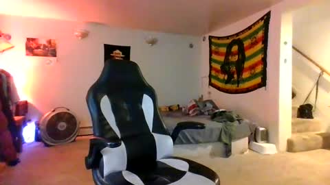 Snapshot of lightskinned666 chatting on 07/04/26, 05:52 lightskinned666 online show from 07/04/26, 05:52