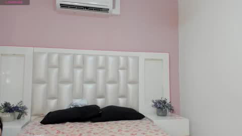 Lia  online show from 04/09/26, 05:51