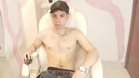 L I I A M online show from 02/06/25, 09:22