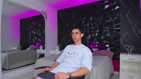 L I I A M online show from 09/14/25, 05:12