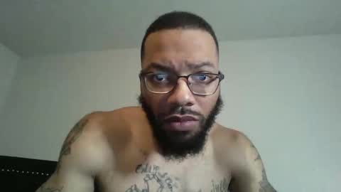 Snapshot of liightskinlover chatting on 11/17/25, 02:12 liightsinlover online show from 11/17/25, 02:12