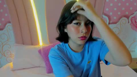 Snapshot of liily_hot chatting on 02/19/25, 08:41 LIILY online show from 02/19/25, 08:41