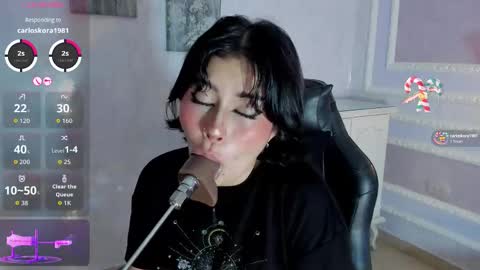 Snapshot of liily_hot chatting on 09/17/25, 10:55 LIILY online show from 09/17/25, 10:55