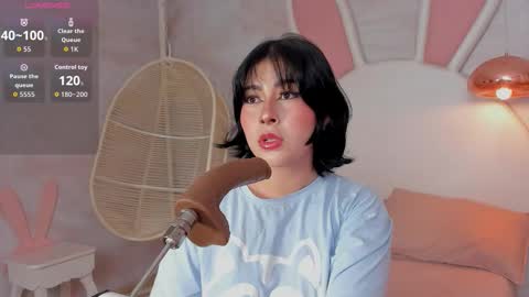 Snapshot of liily_hot chatting on 12/18/25, 07:47 LIILY online show from 12/18/25, 07:47