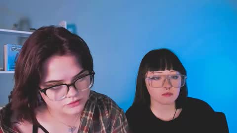 lika_pop online show from 12/05/25, 08:05