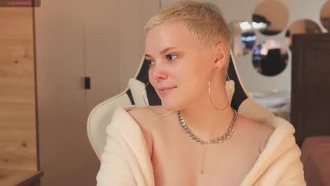 likaaberry online show from 12/21/25, 12:01