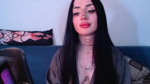 Snapshot of likaasun chatting on 09/26/25, 11:53 Alisa tattogirl online show from 09/26/25, 11:53