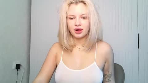 Snapshot of like_a_princess chatting on 07/18/26, 07:34 Anna and Bella online show from 07/18/26, 07:34