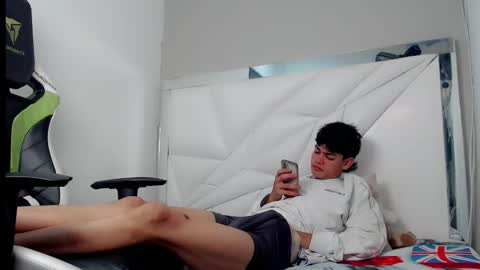 LIAM online show from 12/22/25, 03:47