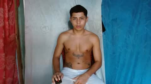 Snapshot of lil_condor_baby chatting on 09/22/25, 09:39 lil_condor_baby online show from 09/22/25, 09:39