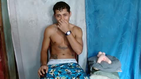 Snapshot of lil_condor_baby chatting on 09/24/25, 08:01 lil_condor_baby online show from 09/24/25, 08:01