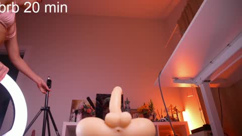 Snapshot of lil_eva chatting on 02/08/25, 03:21 All my link in bio  sign up to support me        online show from 02/08/25, 03:21