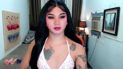 Snapshot of lil_fantacy chatting on 10/02/25, 04:03 LILY online show from 10/02/25, 04:03