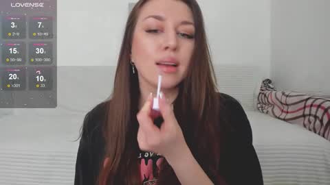 Snapshot of lil_foxy999 chatting on 02/03/26, 06:22 Alisa online show from 02/03/26, 06:22