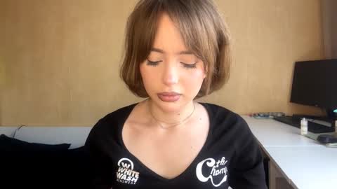 Lily online show from 01/15/26, 11:04