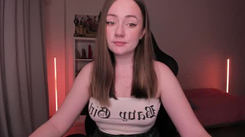 Snapshot of lil_happiness chatting on 01/29/25, 07:11 for free registration 3 online show from 01/29/25, 07:11