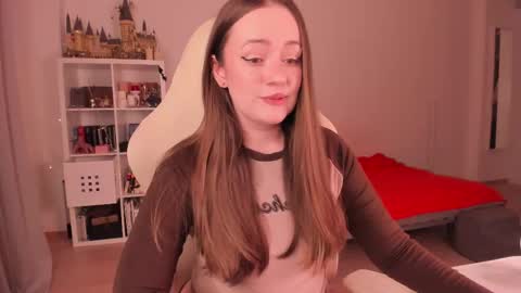 Snapshot of lil_happiness chatting on 09/27/25, 05:51 for free registration 3 online show from 09/27/25, 05:51