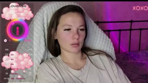 Snapshot of lil_luna_x chatting on 12/03/24, 06:28 little moon online show from 12/03/24, 06:28