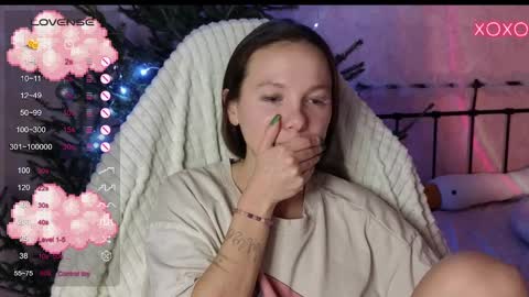 Snapshot of lil_luna_x chatting on 12/29/24, 06:16 little moon online show from 12/29/24, 06:16