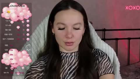 Snapshot of lil_luna_x chatting on 02/18/25, 04:05 little moon online show from 02/18/25, 04:05