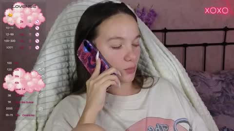 Snapshot of lil_luna_x chatting on 10/23/25, 02:38 little moon online show from 10/23/25, 02:38