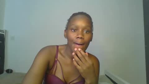 Snapshot of lil_meg chatting on 02/22/26, 12:04 lil_meg online show from 02/22/26, 12:04