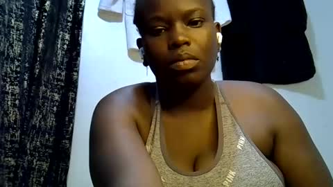 Snapshot of lil_miss23 chatting on 10/05/25, 04:55 lil_miss23 online show from 10/05/25, 04:55