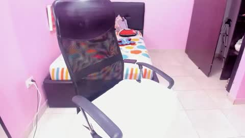 lil_mommy_slut online show from 11/18/25, 11:58