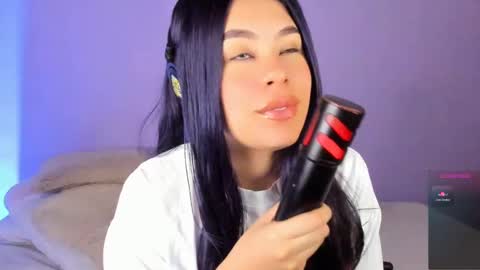 Snapshot of lil_swaay chatting on 01/16/25, 11:48 Lola online show from 01/16/25, 11:48