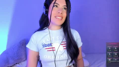 Snapshot of lil_swaay chatting on 02/01/25, 01:02 Lola online show from 02/01/25, 01:02