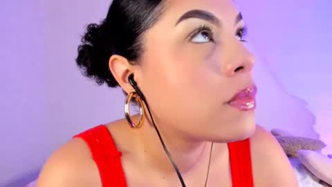 Snapshot of lil_swaay chatting on 10/06/25, 01:14 Lola online show from 10/06/25, 01:14