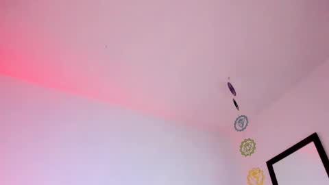 Snapshot of lil_swaay chatting on 10/16/25, 02:01 Lola online show from 10/16/25, 02:01