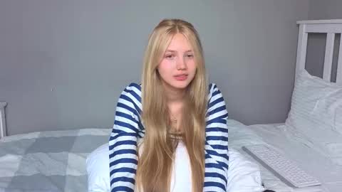 Emma online show from 09/24/25, 10:40