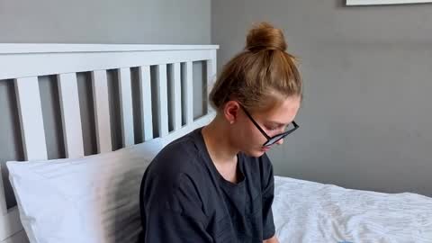 Emma online show from 04/09/26, 05:51